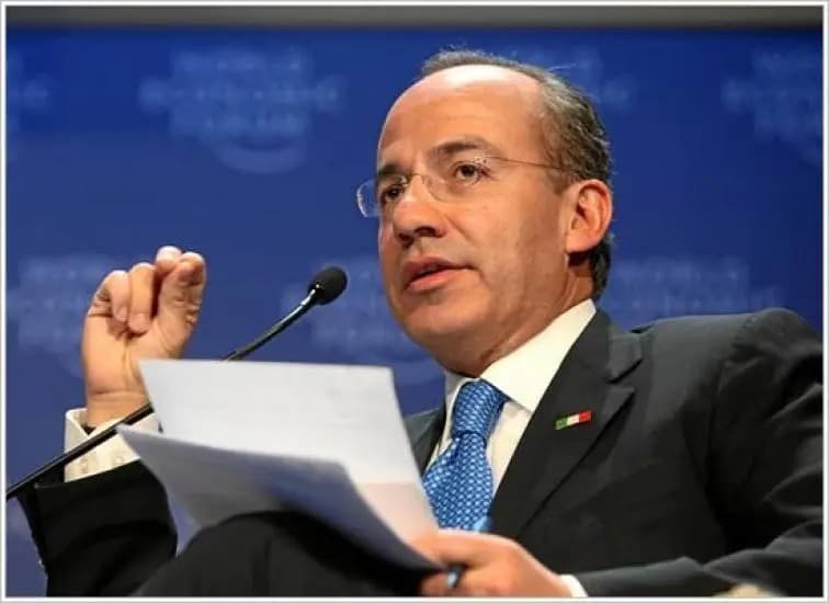Felipe Calderón asegura que AMLO \"no está en sus cabales\"