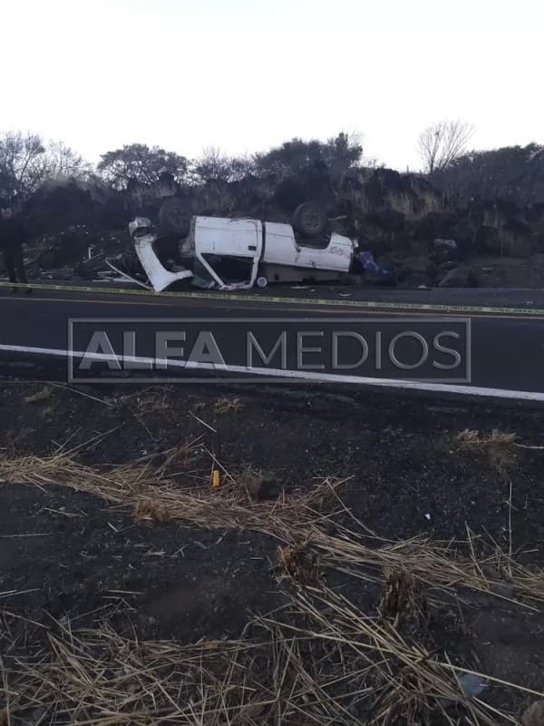 Bomberos de Nayarit atienden hecho de tránsito en Ahuacatlán