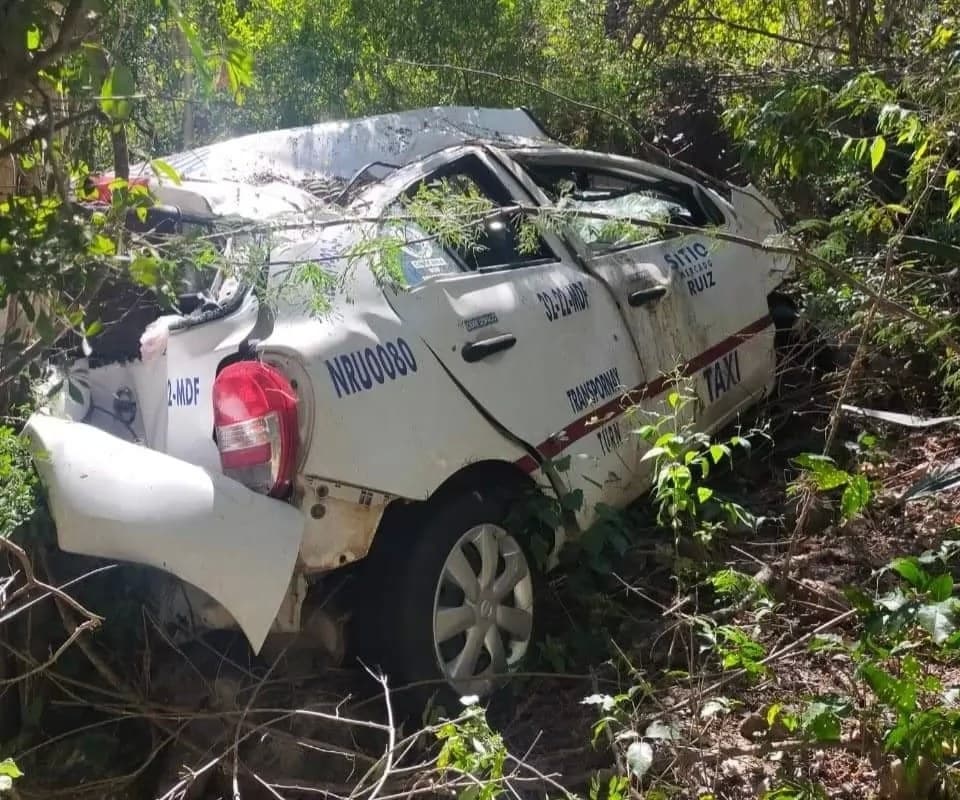Hallan taxi de hombre buscado en Nayarit