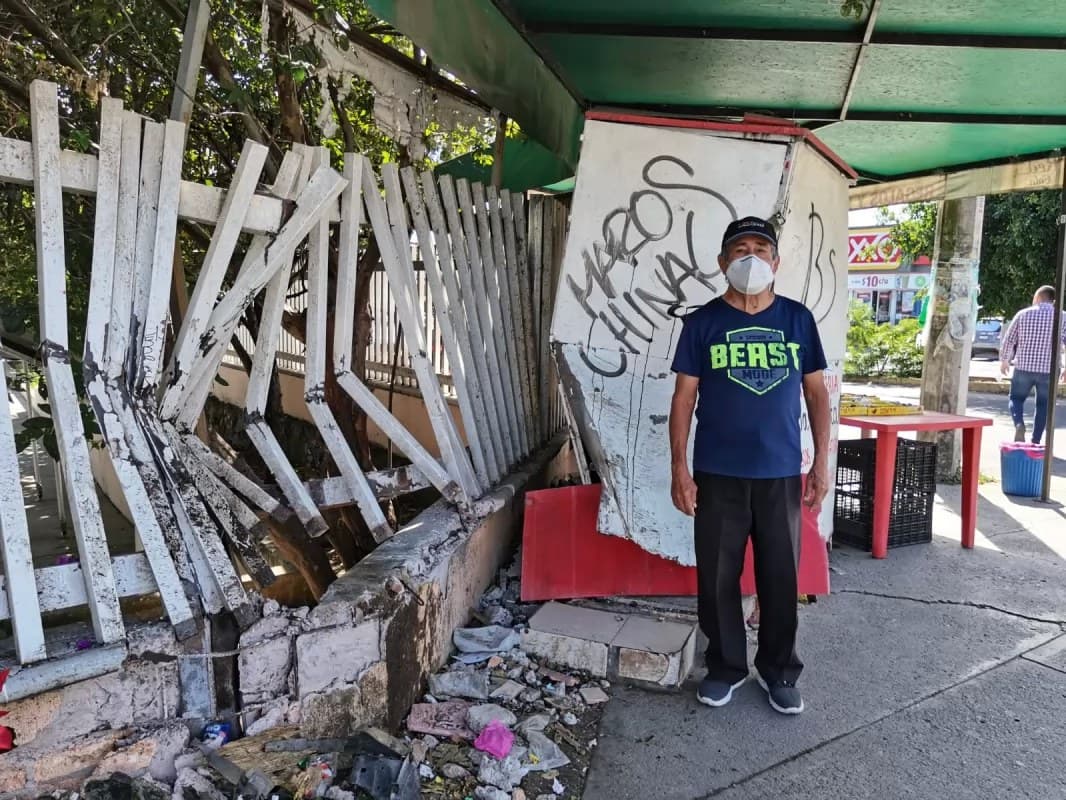 Destruyeron negocio de Don Roque y a casi un mes no le dan respuesta