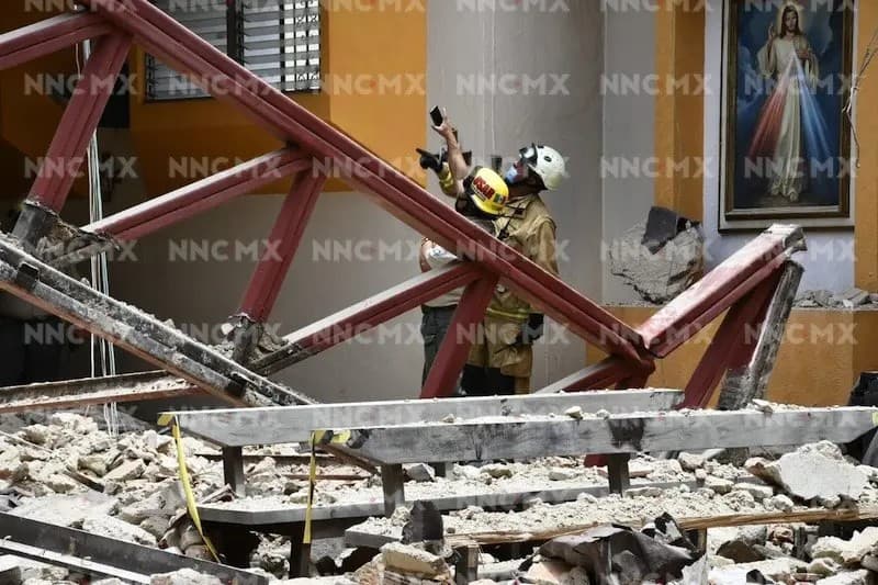 Jalisco. Cae techo de una parroquia y aplasta a 12 feligreses