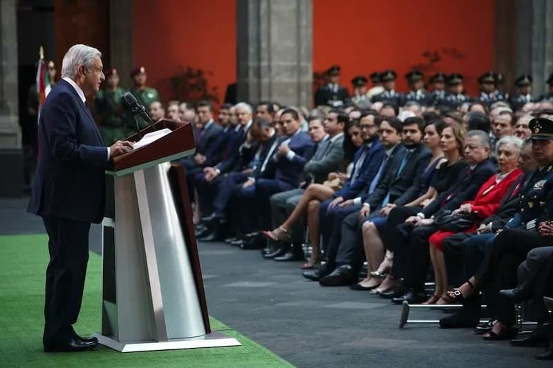 Los que engañan al presidente; colaboradores sin escrúpulos no le hablan con la verdad