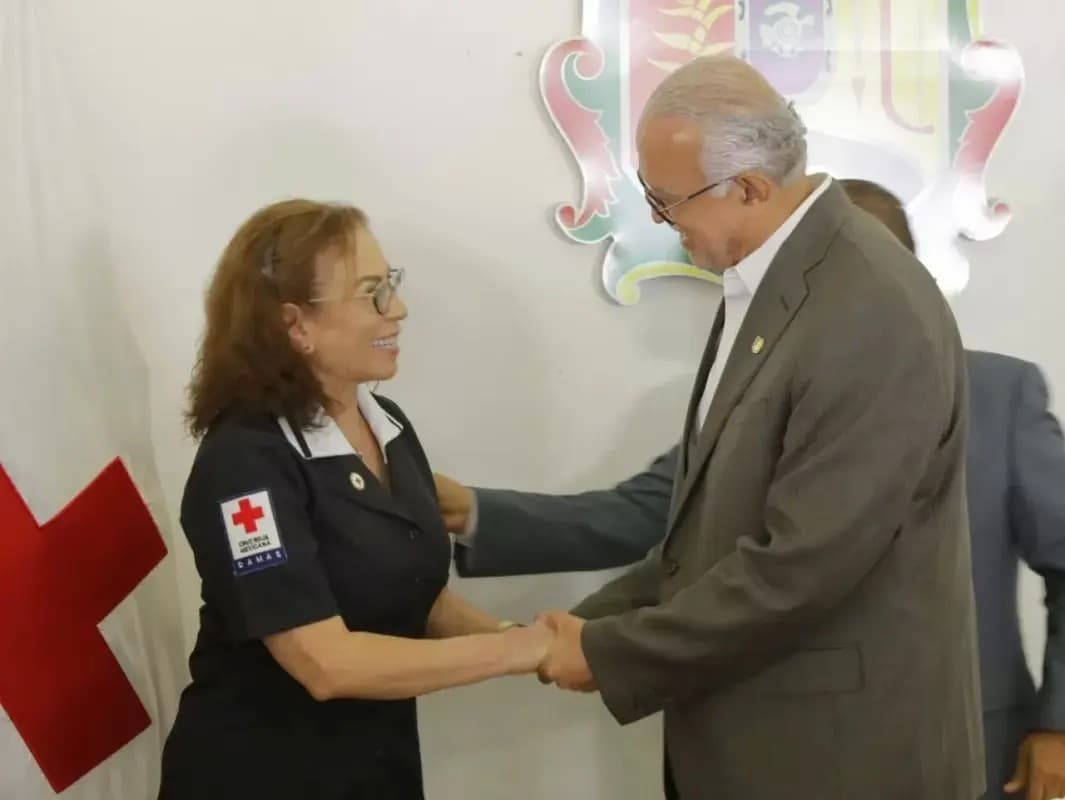 Asume Beatriz Estrada Martínez la presidencia honorífica de la Cruz Roja Mexicana en Nayarit