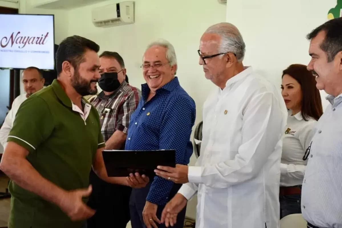 \"Este gobierno no acepta el monopolio de transporte\": Navarro Quintero