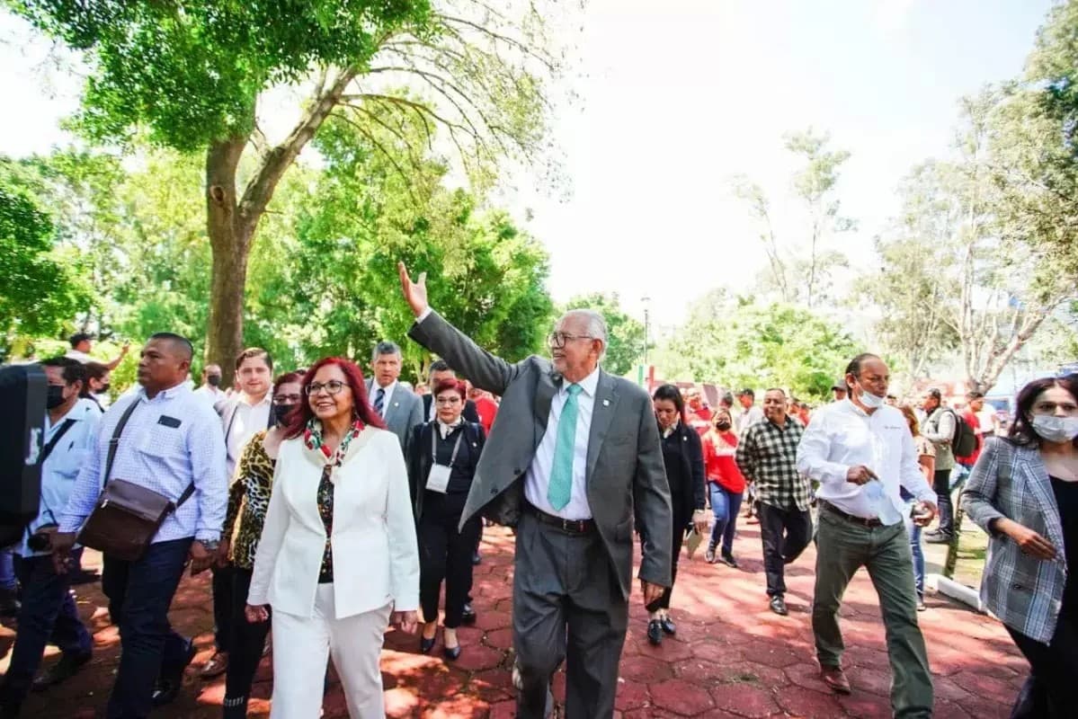 Entrega Navarro Quintero el primer informe de gobierno