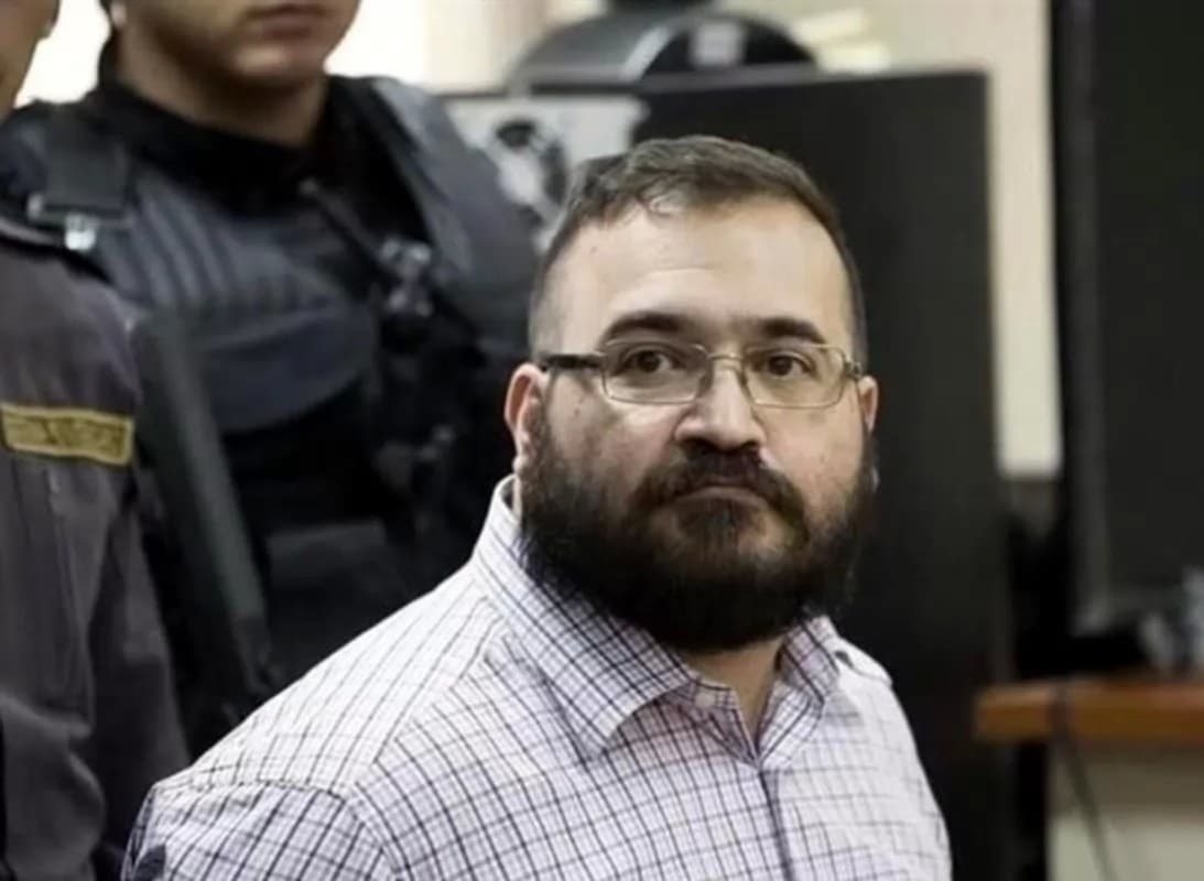 Ejecutan otra orden de aprehensión contra Javier Duarte