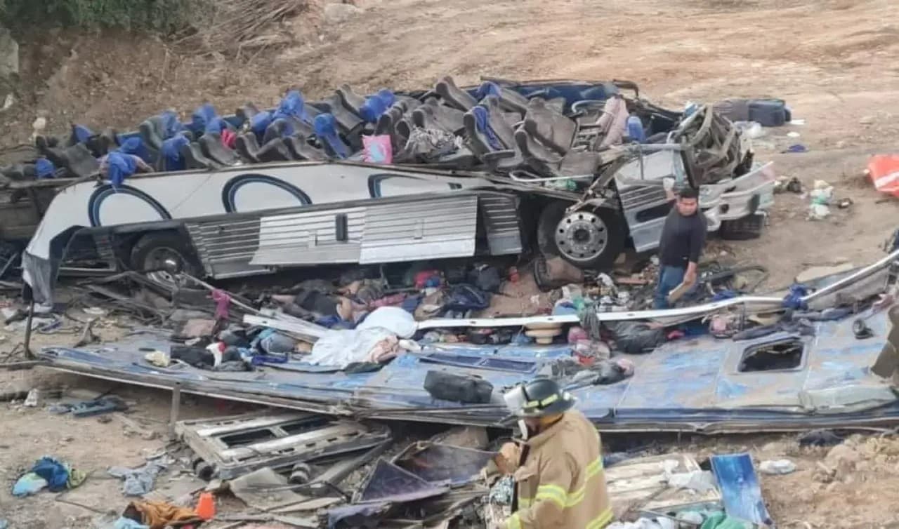 Fallecen 15 personas en accidente de la autopista Jala-Compostela