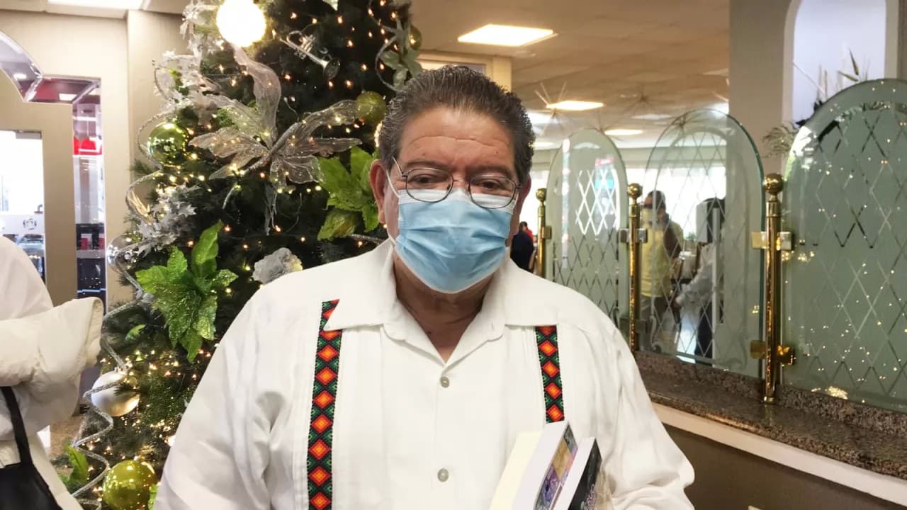 Culpa Castellón a ex fiscal por crisis económica de la UAN