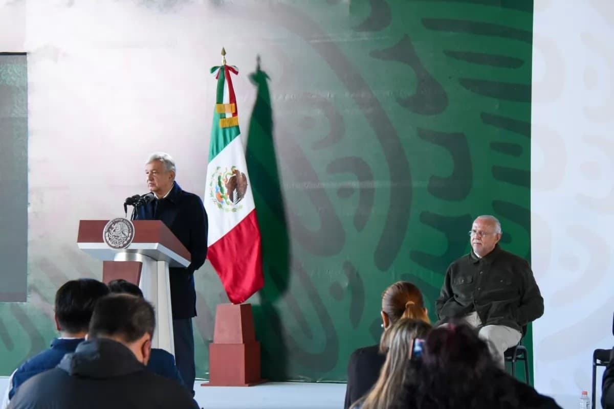 Anuncia AMLO regularización de carros chocolate en Nayarit