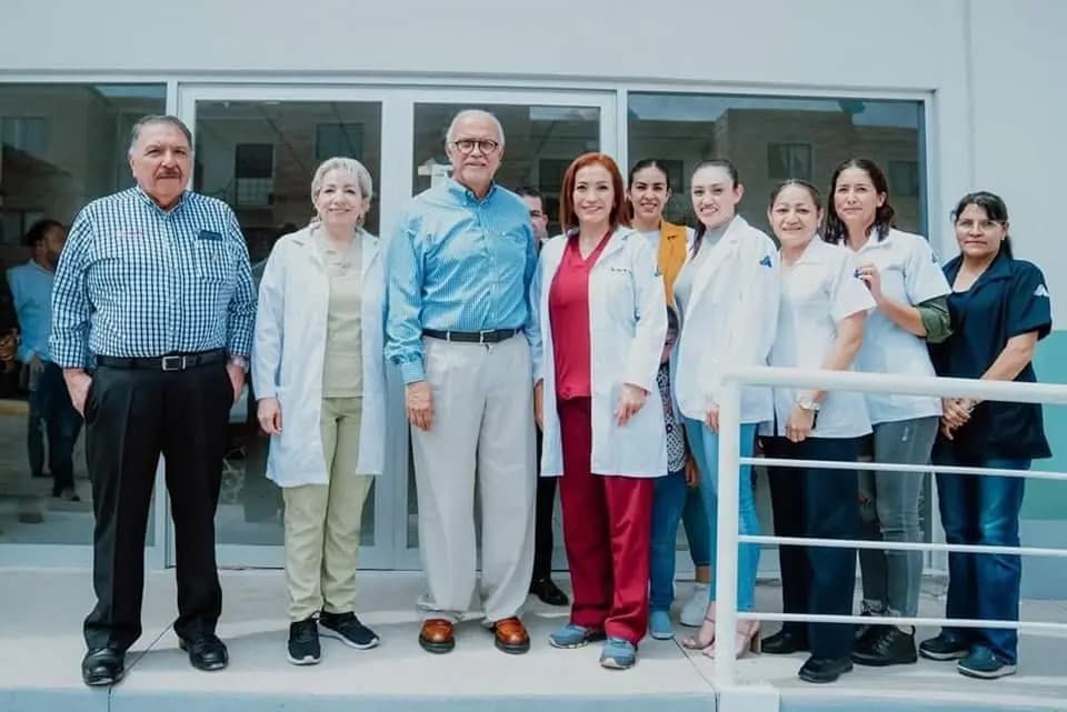 Supervisa gobernador la rehabilitación del centro de salud en Xalisco