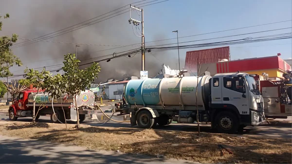Apoya SEAPAL labores de bomberos en incendio en Ixtapa