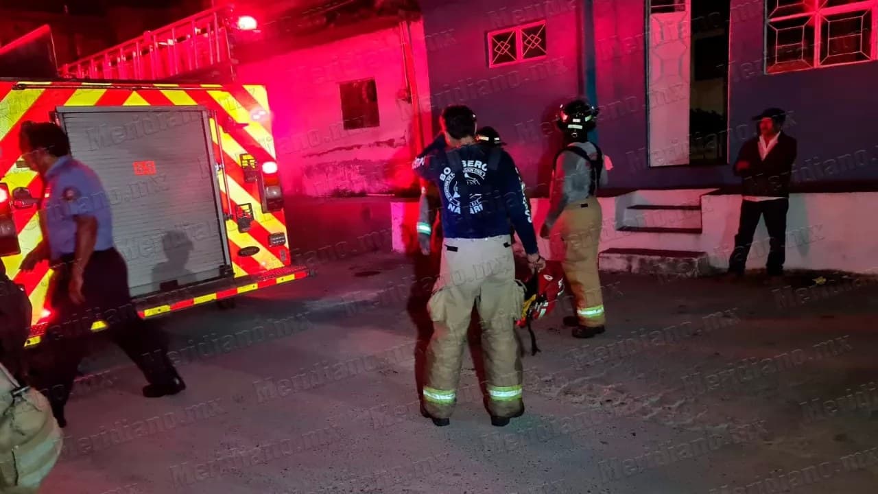 ¡quemó su casa y se pegó más de 10 puñaladas!