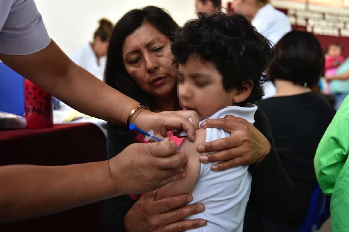 Impulsa PRI amparos para vacunar a menores contra la COVID