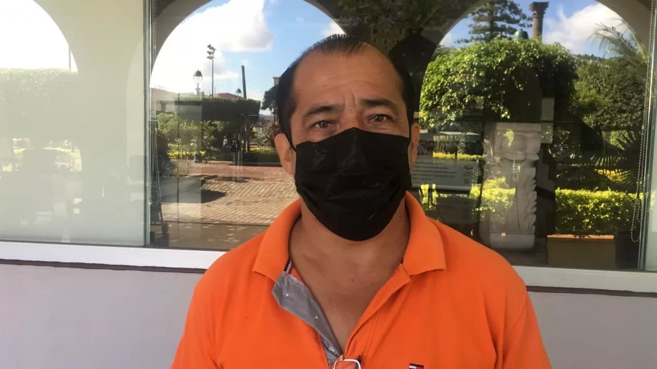 Denuncian que ex funcionarios se adjudicaron permisos de transporte