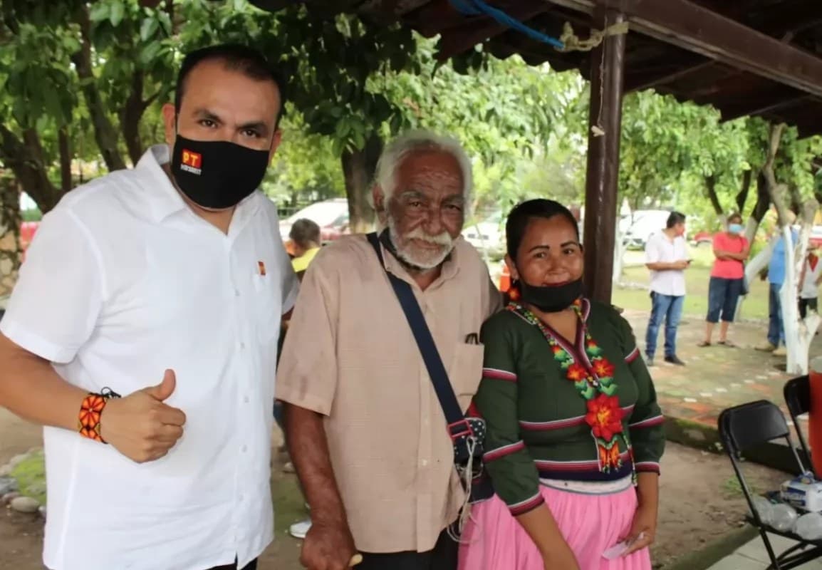 Atenderemos oportunamente las necesidades sociales: Teo Preciado