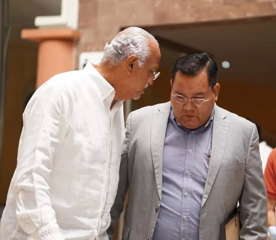 Miguel Ángel Navarro Quintero designa a Pedro Roberto Pérez Gómez, como jefe de la Oficina del Despacho del Ejecutivo