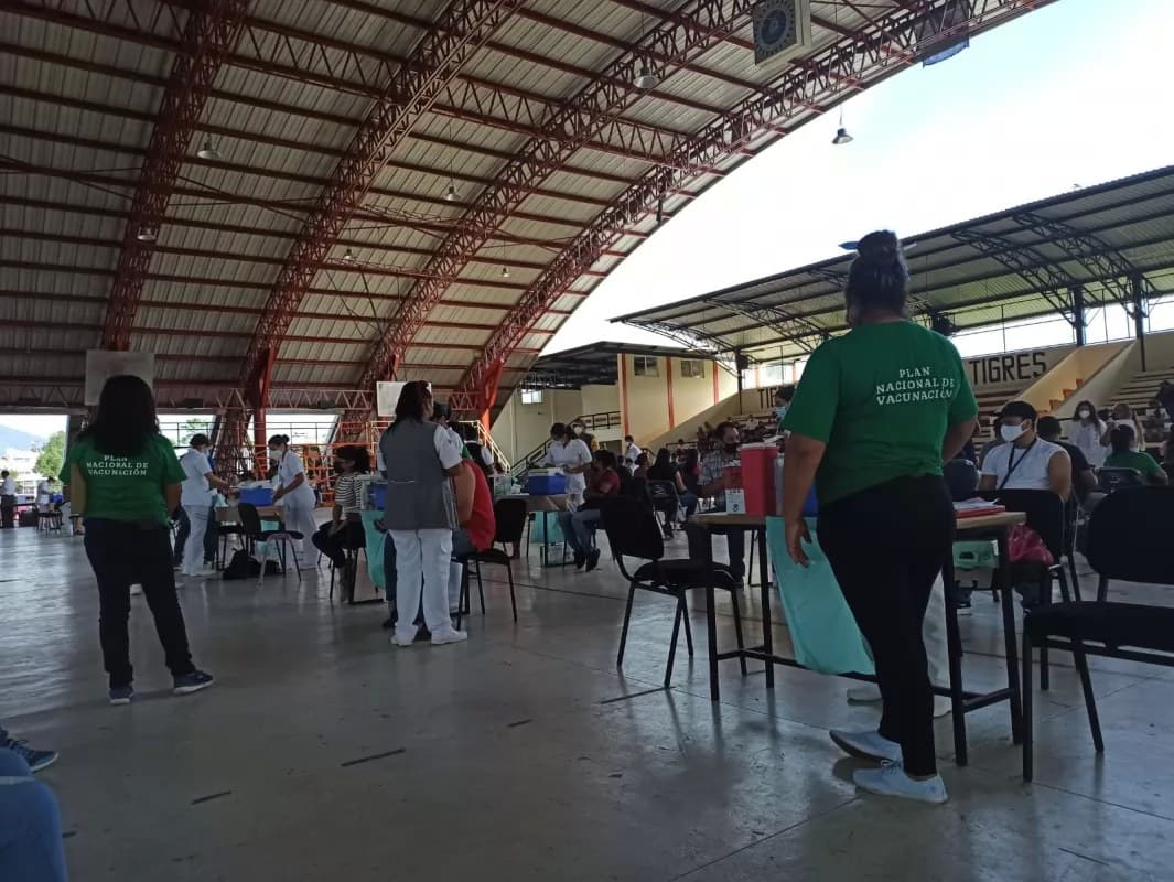 Todo un éxito la vacunación antiCOVID de millennials en Tepic