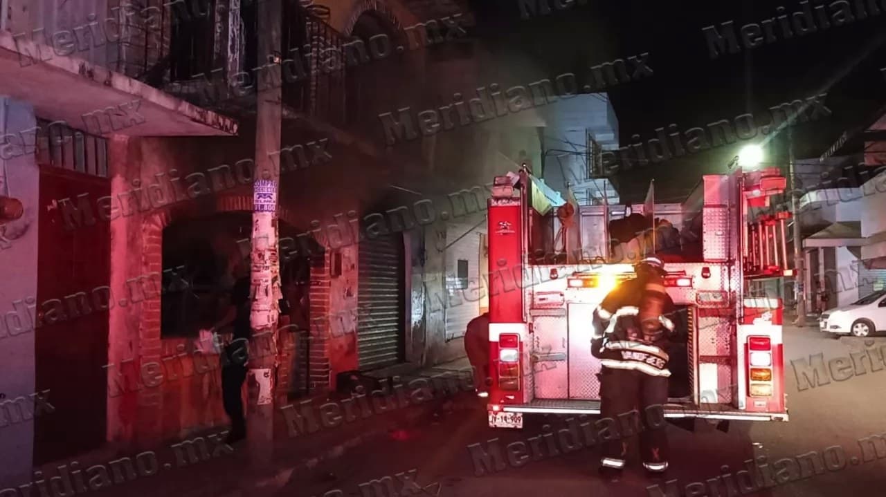 ¡trasnochados malandrines incendiaron casa abandonada!