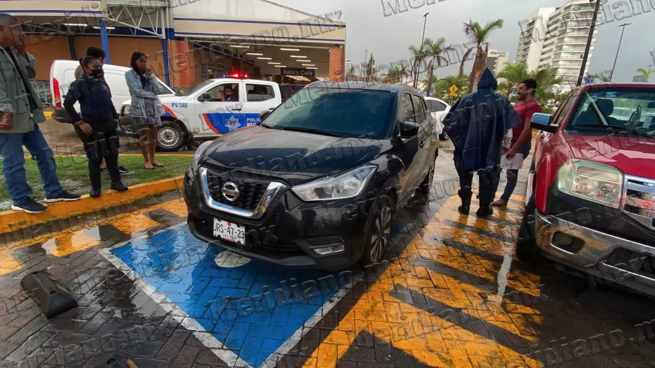 ¡camioneta uber chocó con patrulla!