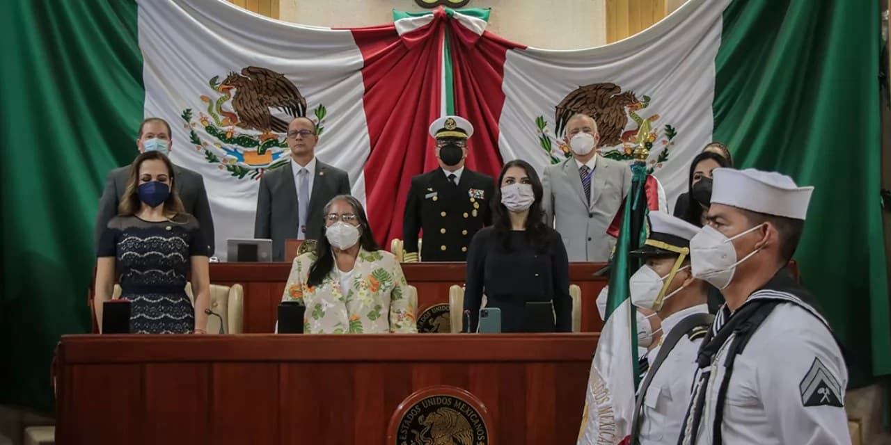 Congreso de Nayarit honra a la Marina Armada de México