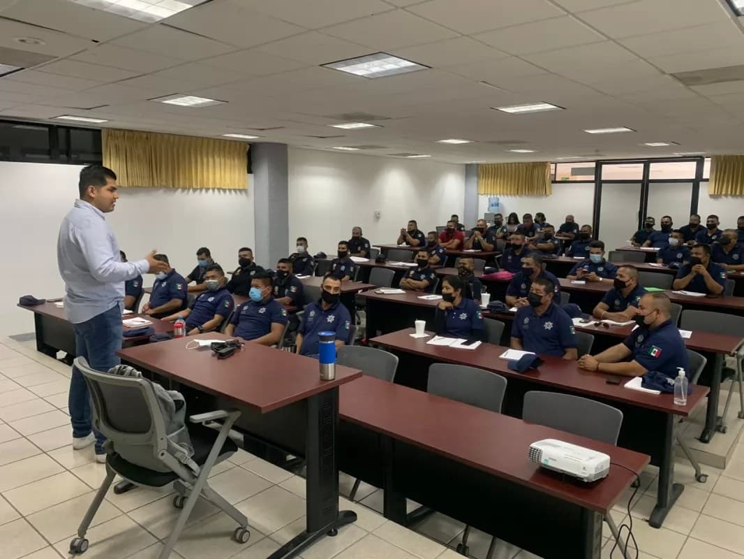 Capacitan a Policías Municipales en justicia cívica