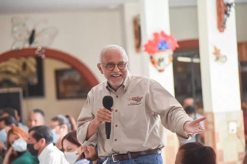 Preparan las campañas de lodo contra Navarro