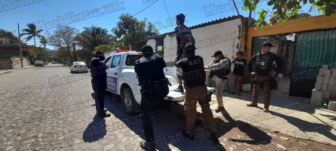 Discutió con su familia y cuando llegó la policía se atrincheró en el techo