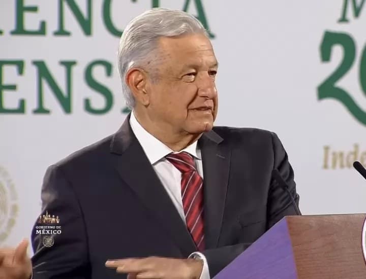 Reaparece caso Florence Cassez con Loret de Mola en conferencia matutina