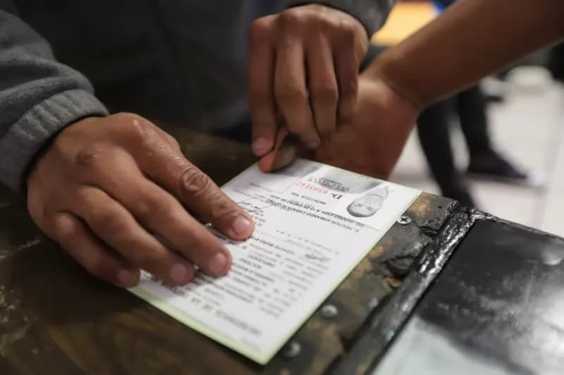 Cartilla militar ya no será necesaria para salir de México