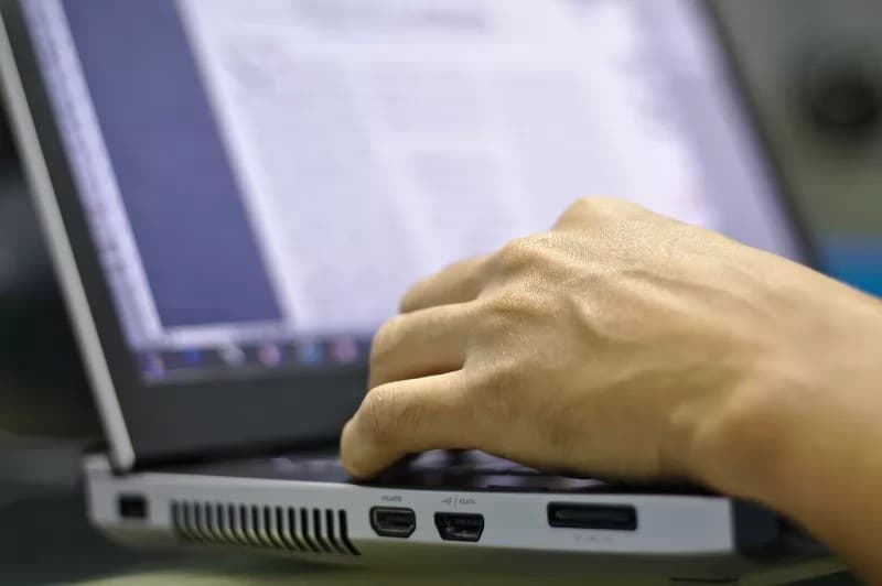 Gobierno de AMLO compró programas de espionaje masivo de celulares: El País