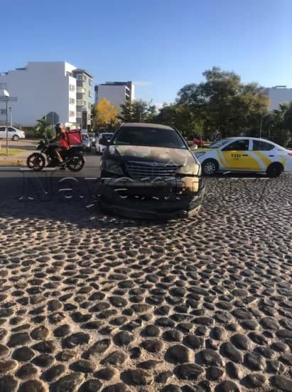 Choque aparatoso en fluvial Vallarta