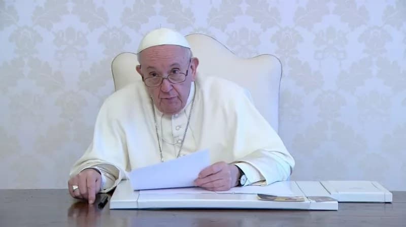 Papa Francisco apoya propuesta de liberar patentes de vacunas contra Covid-19