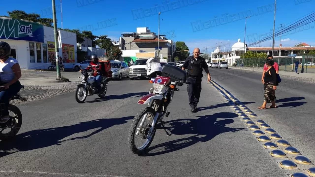 Ancianito fue atropellado frente a la macro plaza