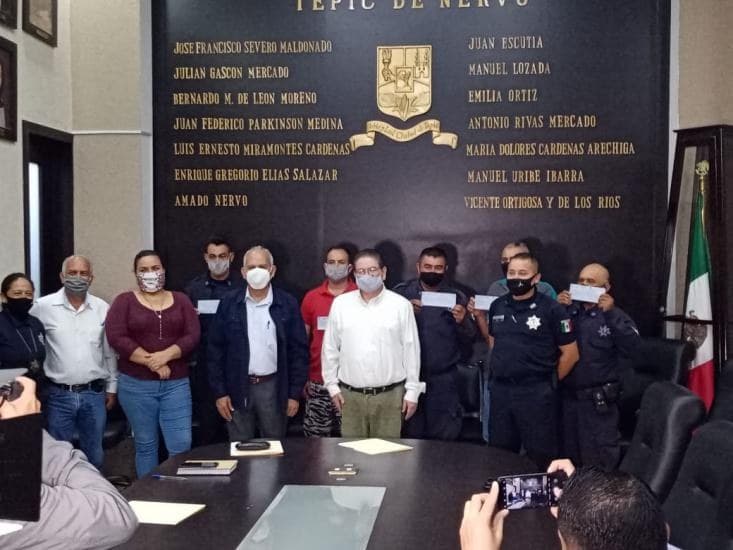 Ayuntamiento de Tepic ayuda a policías a hacer crecer su patrimonio