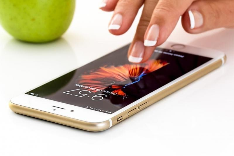 Apple abre programa para cobrar comisión menor a desarrolladores