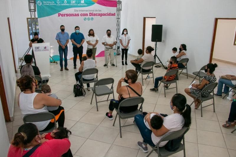 Entrega DIF Certificados a Personas Vulnerables