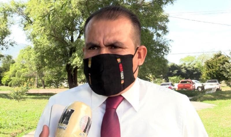 Lleva Teo Preciado alegría a la niñez tepicense con las \"Caravanas Navideñas\"