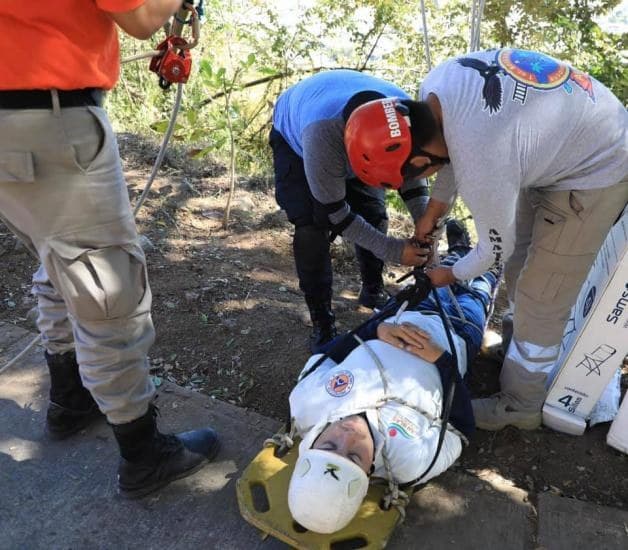 Capacita Protección Civil y Bomberos de Tepic a compañeros de otros municipios