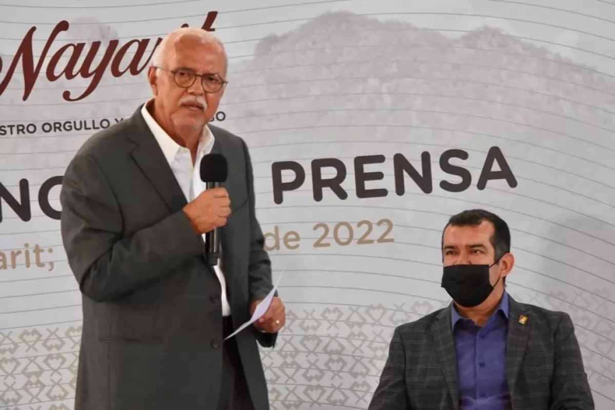 Ampliación de Beca Universal y entrega de útiles escolares una proyección que ya se trabaja