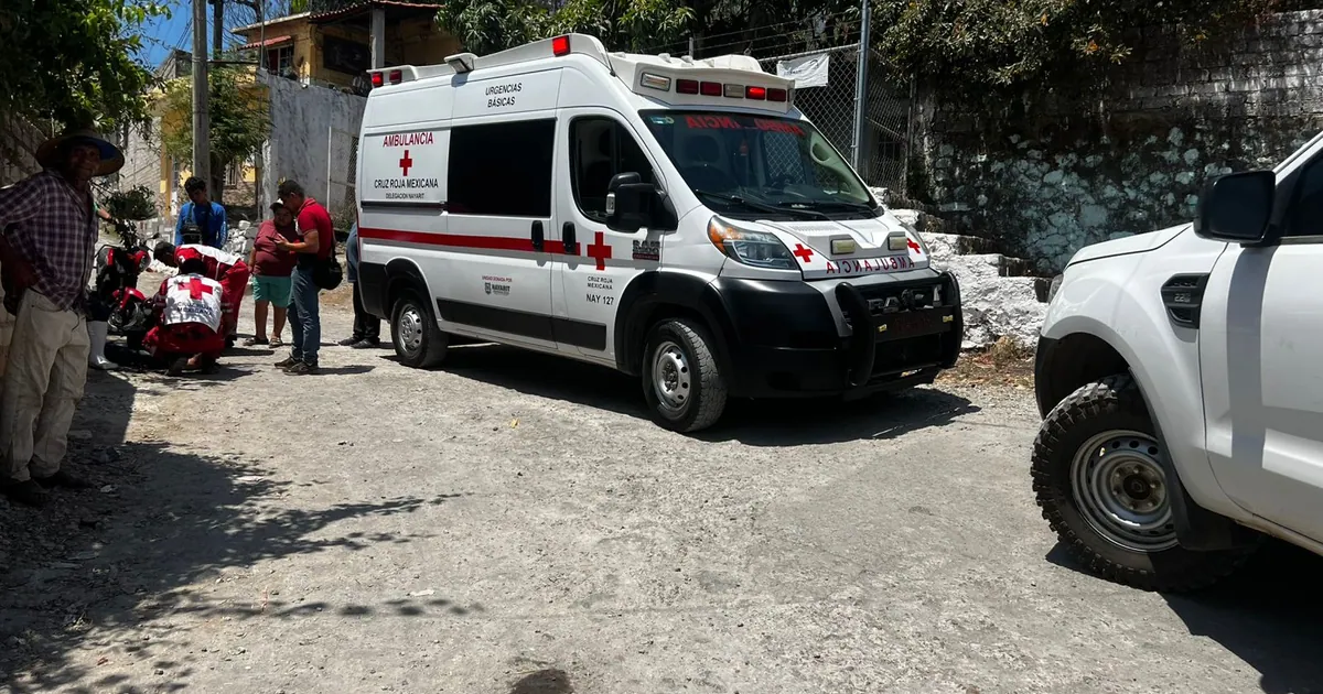 Choque frontal entre motocicletas deja un lesionado en Mora