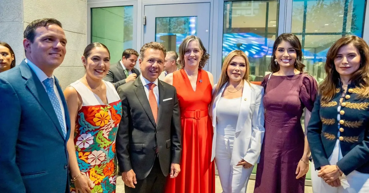 Geraldine Ponce asiste como invitada especial al Consulado de EU en Guadalajara