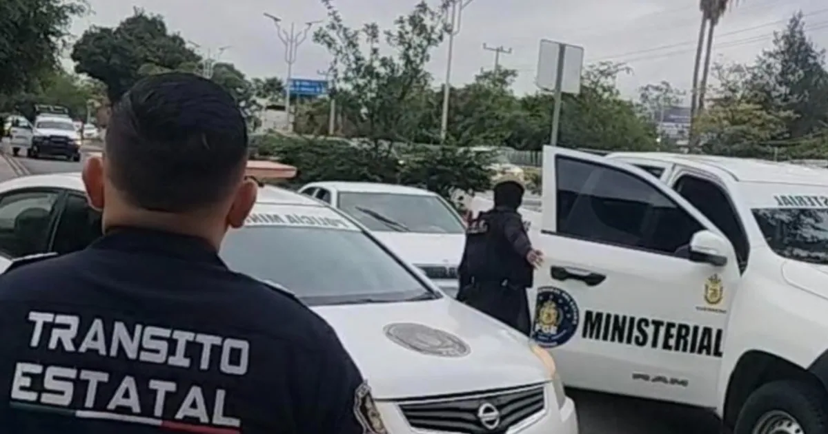 Abandonan cuatro cuerpos decapitados frente al Congreso de Guerrero