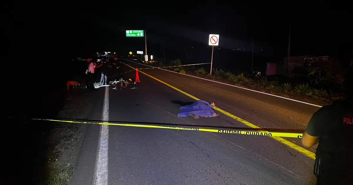 Motociclista muere tras impactarse con perro en carretera a Pantanal