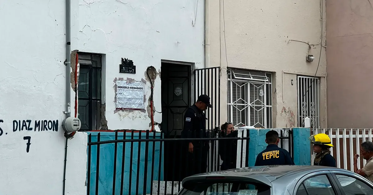 Hallan hombre sin vida en su domicilio en Tepic; llevaba días fallecido