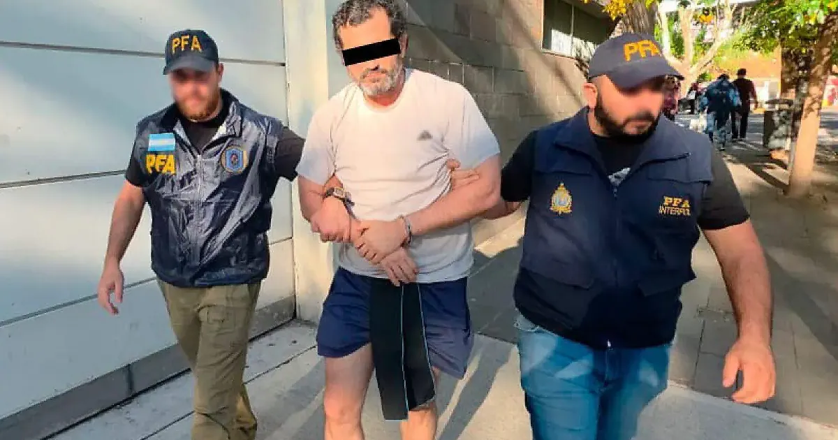 México pide extradición de excontralmirante por huachicol fiscal, pero sin pruebas
