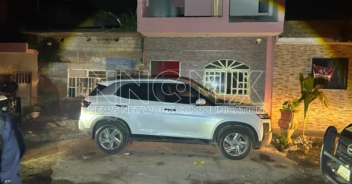 Persecución policial en Tepic termina con detenidos tras asalto en el Centro