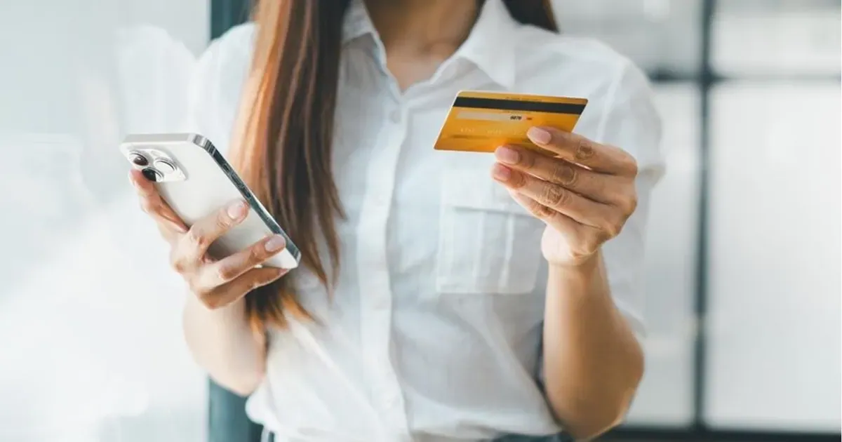 Cómo funciona una tarjeta de crédito: del primer consumo al pago