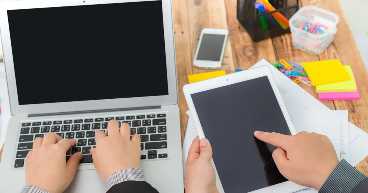 Tablet o laptop: ¿qué tareas resuelve mejor cada formato y cuándo conviene un equipo híbrido?