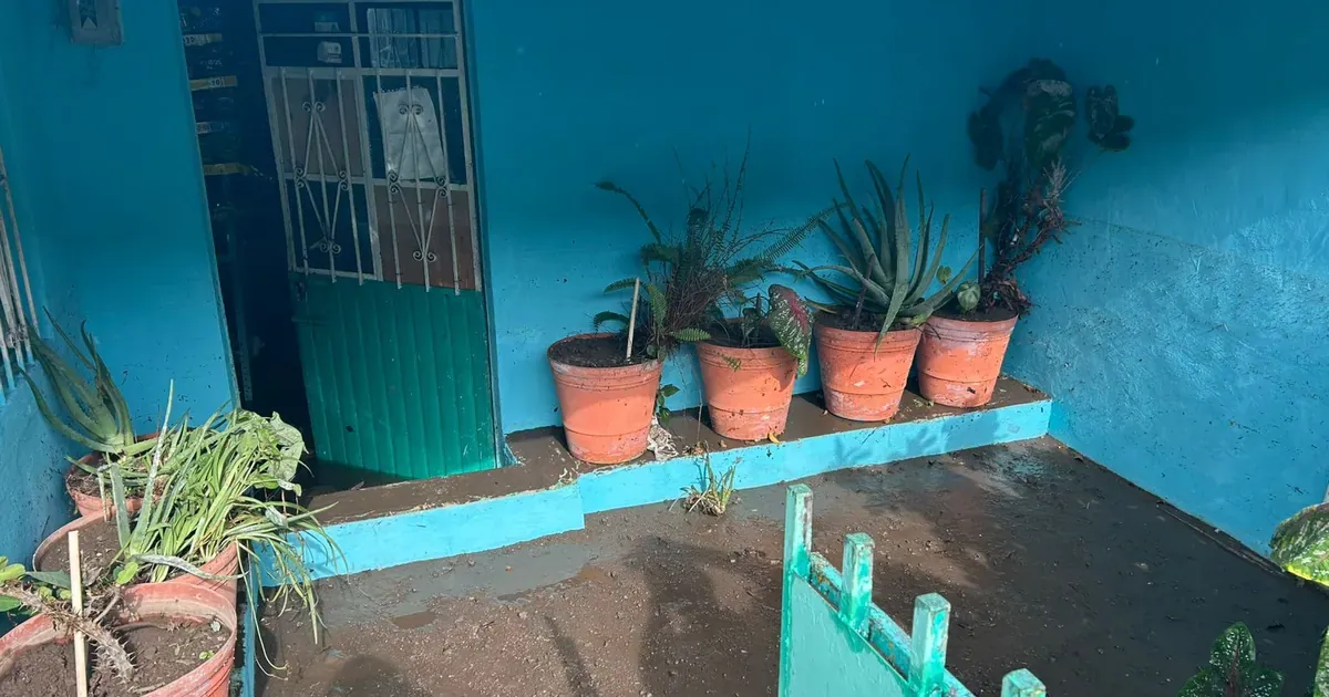 Mujer de 96 años muere ahogada en su casa durante inundación en colonia Burócrata Federal de Tepic (1 de 4)