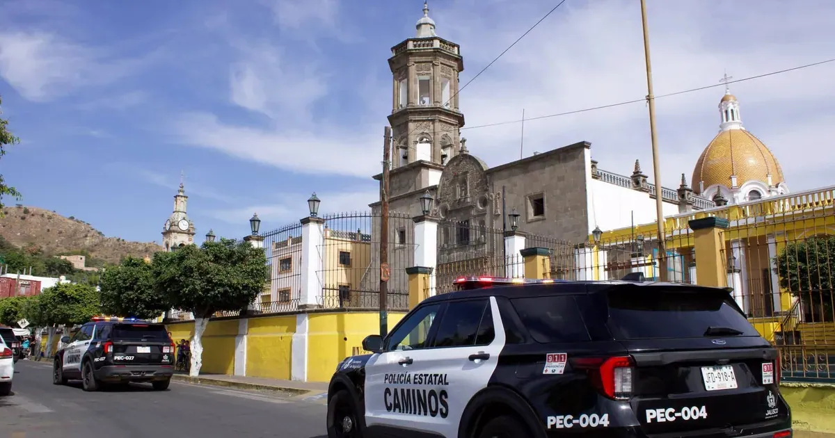 Jalisco impulsa orientación vocacional para 158 hijos de policías